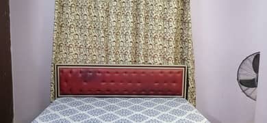 king bed with two sides table