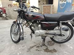 Honda 125 black color excellent condition one hand used