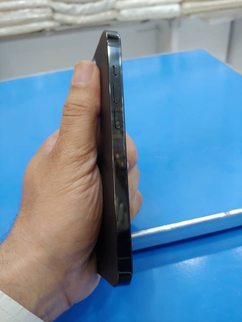 14 pro non-pta 128 memory 10 x 9 condition 2