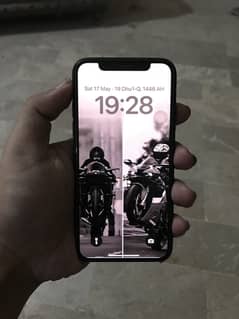 iPhone XS and iPhone 7 Plus