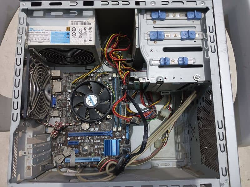 Intel Core i3 3rd Gen/3240/6GB DDR3/320GB 2