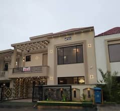8 Marla luxury house for sale in Bahria town lahore