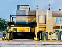 12 Marla luxury house for sale in Bahria town lahore