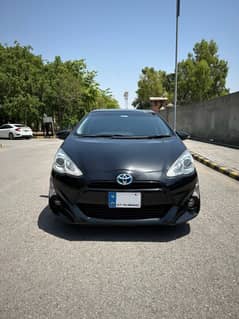 Total Genuine Toyota Aqua 2015 2nd Owner