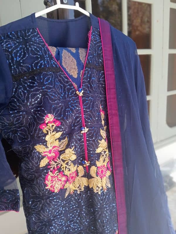 Beautiful clothes mostly new some only used once for a couple of hours 4
