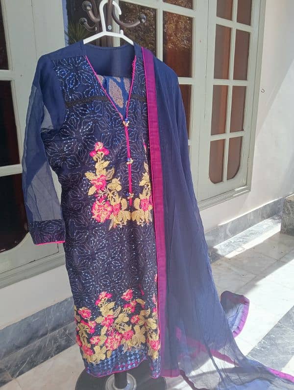 Beautiful clothes mostly new some only used once for a couple of hours 5