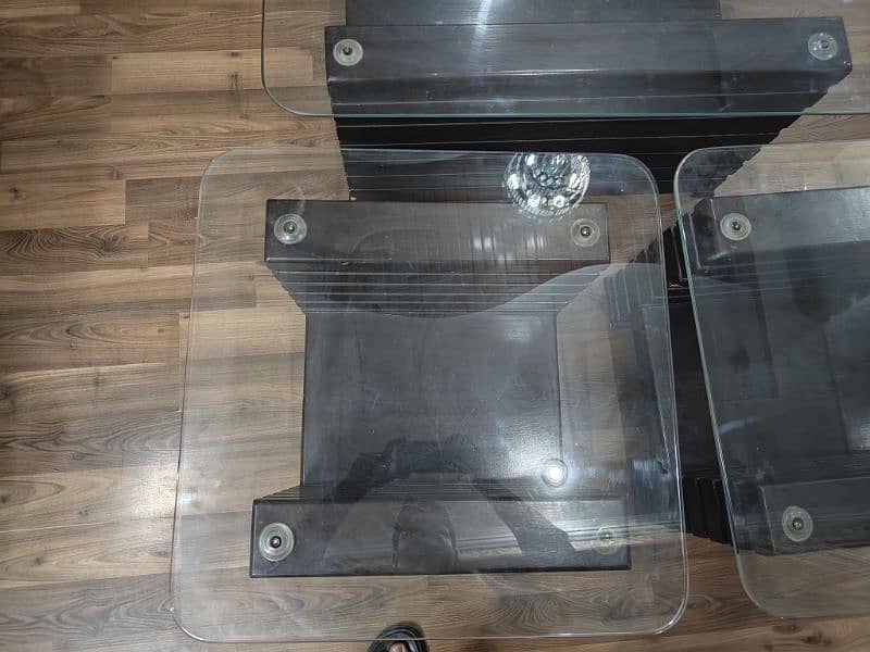 Elegant centre table and 2 side tables 3