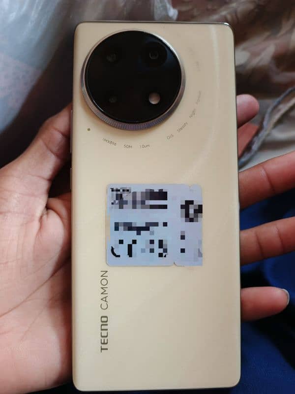 Tecno camon 30S 3