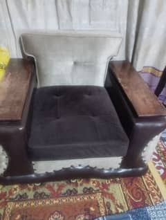 SOFA SET 5 SEATER WITH TABLE