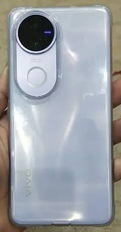 complete boxe one heand yours 12+12 ram 512gb only one month yours