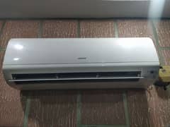 HITACHI