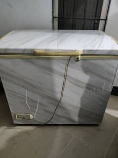 Waves deep freezer