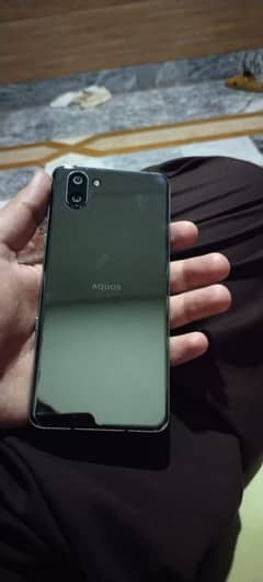 Aquos r3 non pta 2 month sim time 10/10 6/128 contact #03338797279