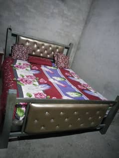 iron king size bed