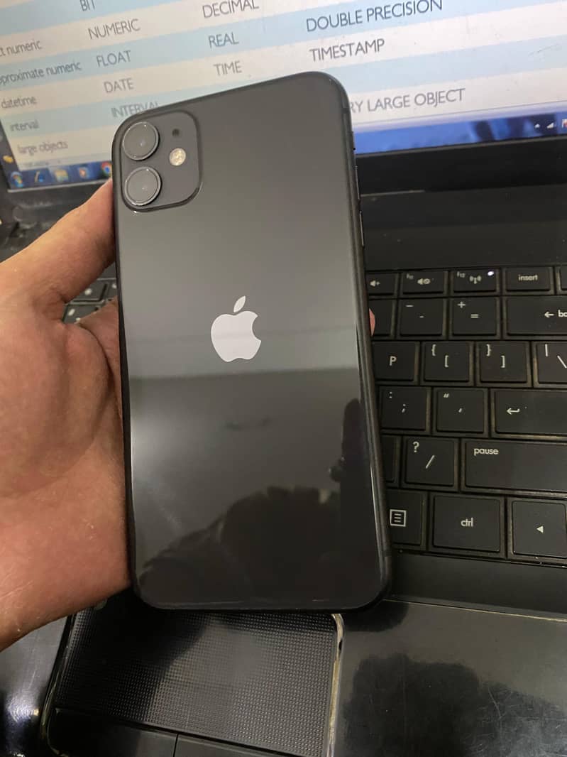 iPhone 11 10/10 condition Non PTA fu 4