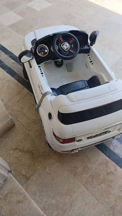 battery operates car