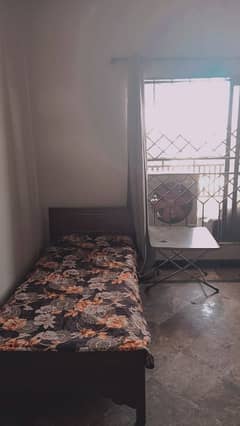 Girl hostel available in G10/1