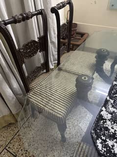 6 seater chairs and table !