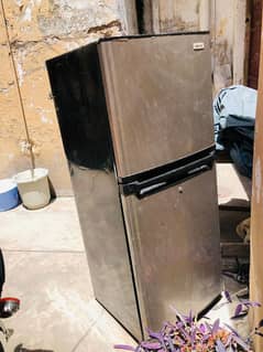 fridge (compressor kharab h)