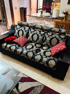 sofa set available for sale