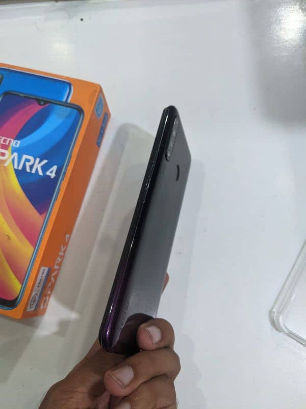 Techno spark 4 3/32 with box 4