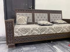 5 Seater Sofa Set almost Brand new