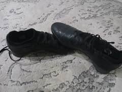 US 9.5 original black crazy fasts . 3 football shoes/cleats