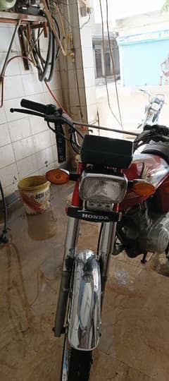United 125