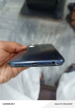 I am sale my vivo Y20