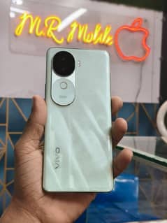 ViVO V40E,5G  8/256 Complete Box Condition 10/9.7