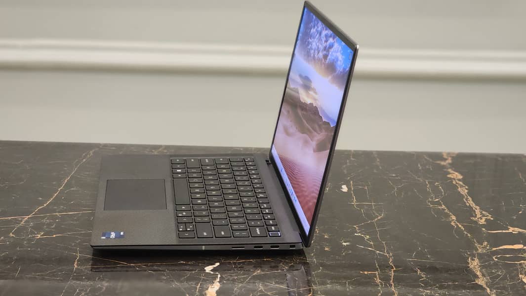 Dell Precision 5470 NVIDIA RTX Core i7 12th Gen 32GB 1TB  SSD 4