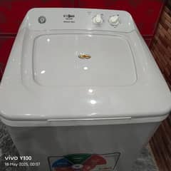 Spinner dryer machine