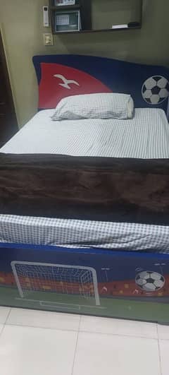 kids single bed with meters and 3 door wardrobe good  10/9 condition