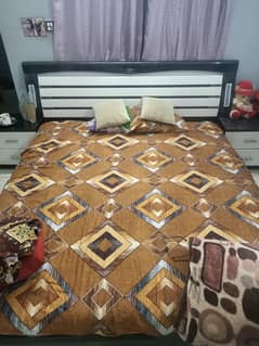 Room Set nee condition every side and corner is fine