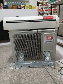 Dawlance split Ac