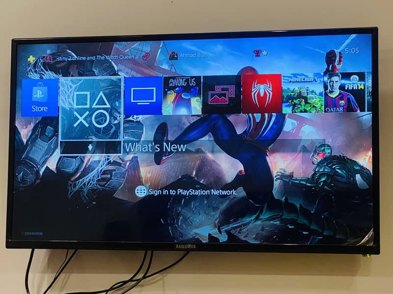 Ps4 console with 2 controllers 4