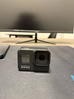 Go pro hero 8 action camera 4k with kit almost new condition 10/10