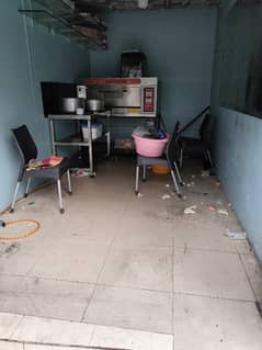 SHOP AVAILABLE TILED FLOORS ROOF CEALING PRIME LOCATION