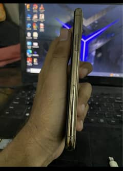 Urgnt Sell I phone 11 pro 64gb Unlock factury Display dot