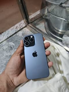 Iphone 15 pro jv 128 gb 100% health with box and cable 25 cycles count