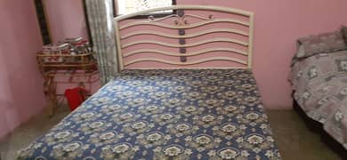 Queen size bed