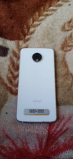 moto z4  4 128 pta approved all okay condition 10 by 10 ha