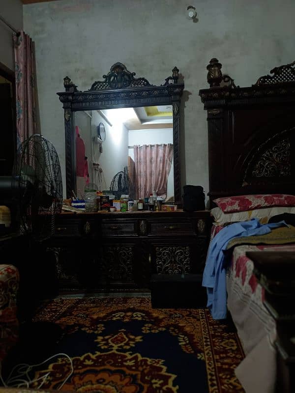 double bed with 2 side tables and dressing table 1