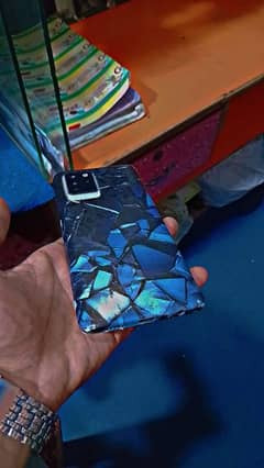 infinix Not 10 pro 6/128 with box/charger 10/8 back damage only all ok