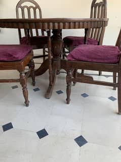 Round Europeon dining table