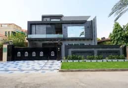 20 Marla New House Available For Sale 5 Beds Vinema Hall 40 Feet Road NFC Valencia Town Lahore
