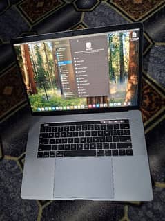 Apple Macbook Pro 15 2019 i7 9th 4GB Graphic