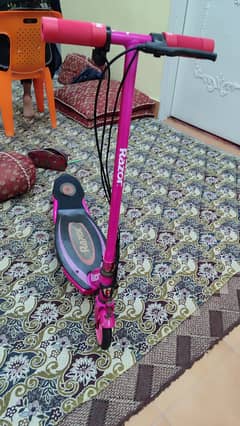 Electric Scooty Razor E100
