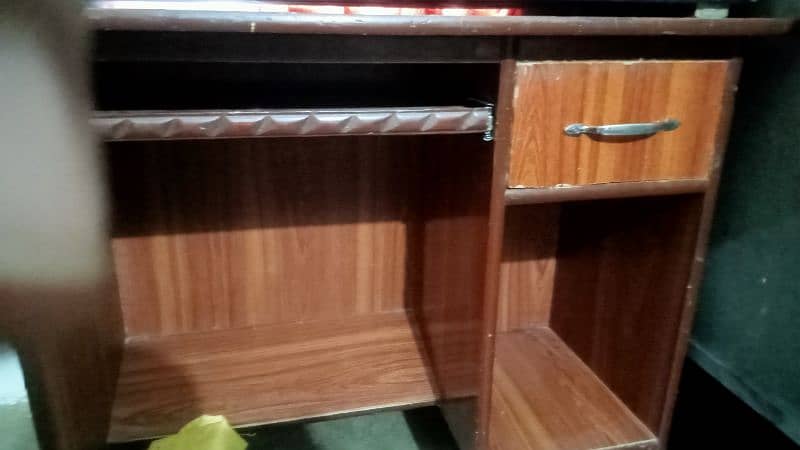 Computer Table 1