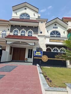 G-13/2 Brand New House Prime Location 70ft street size 35x70 for sale